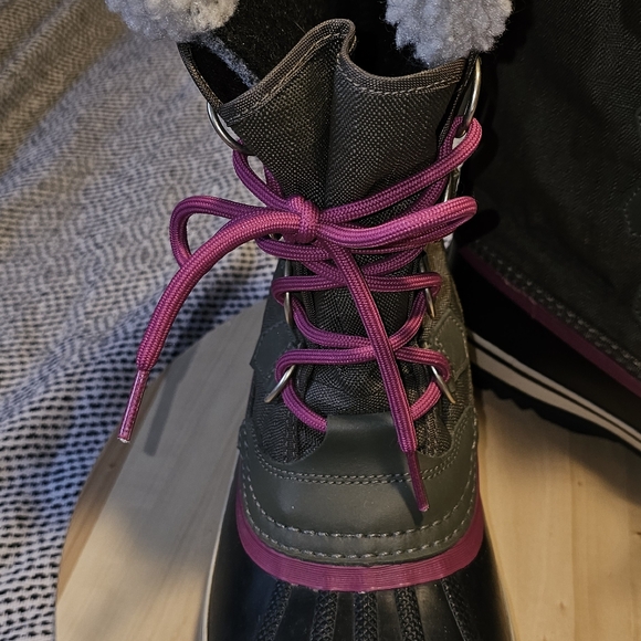 Sz 8 Sorel Caribou Classic Snow Boots - Picture 4 of 17